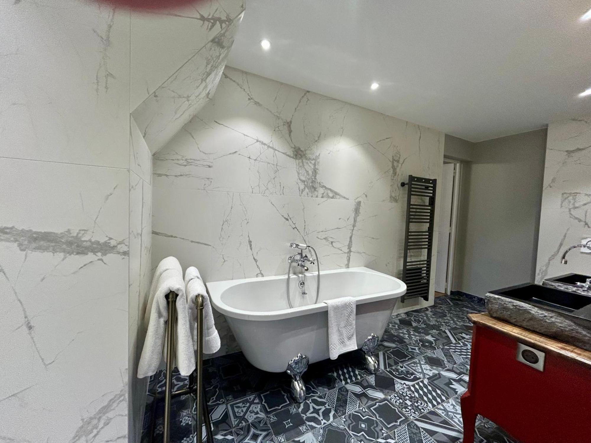 Chateau De La Rive - Suite Prestige - Chambre 2 Personnes Cruet Exterior foto